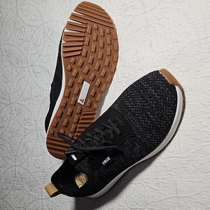 TRUE links wear TRUE All Day Knit